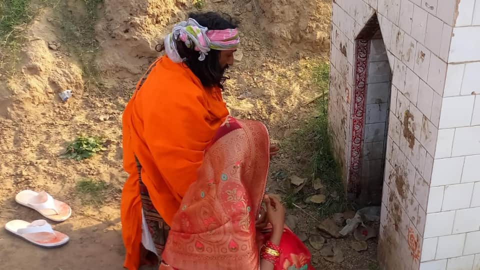 IIT Abhay Singh Known as IITian Baba Marrying Engineer Wife Know Details in Hindi