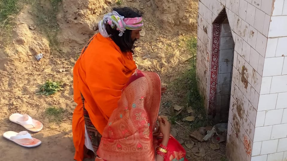 IIT Abhay Singh Known as IITian Baba Marrying Engineer Wife Know Details in Hindi