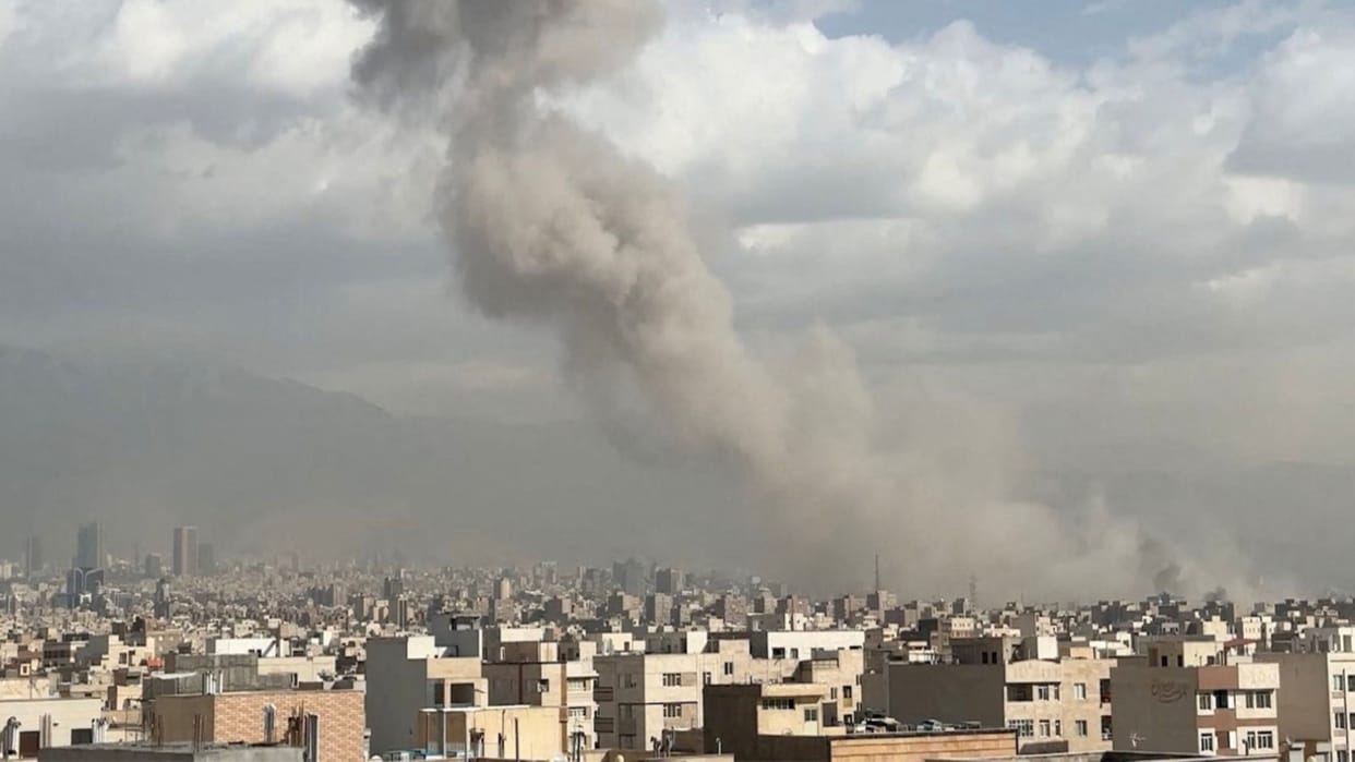 China Pakistan persuades Iran for ceasefire US stops Israel says attacks on Tehran continue Donald Trump