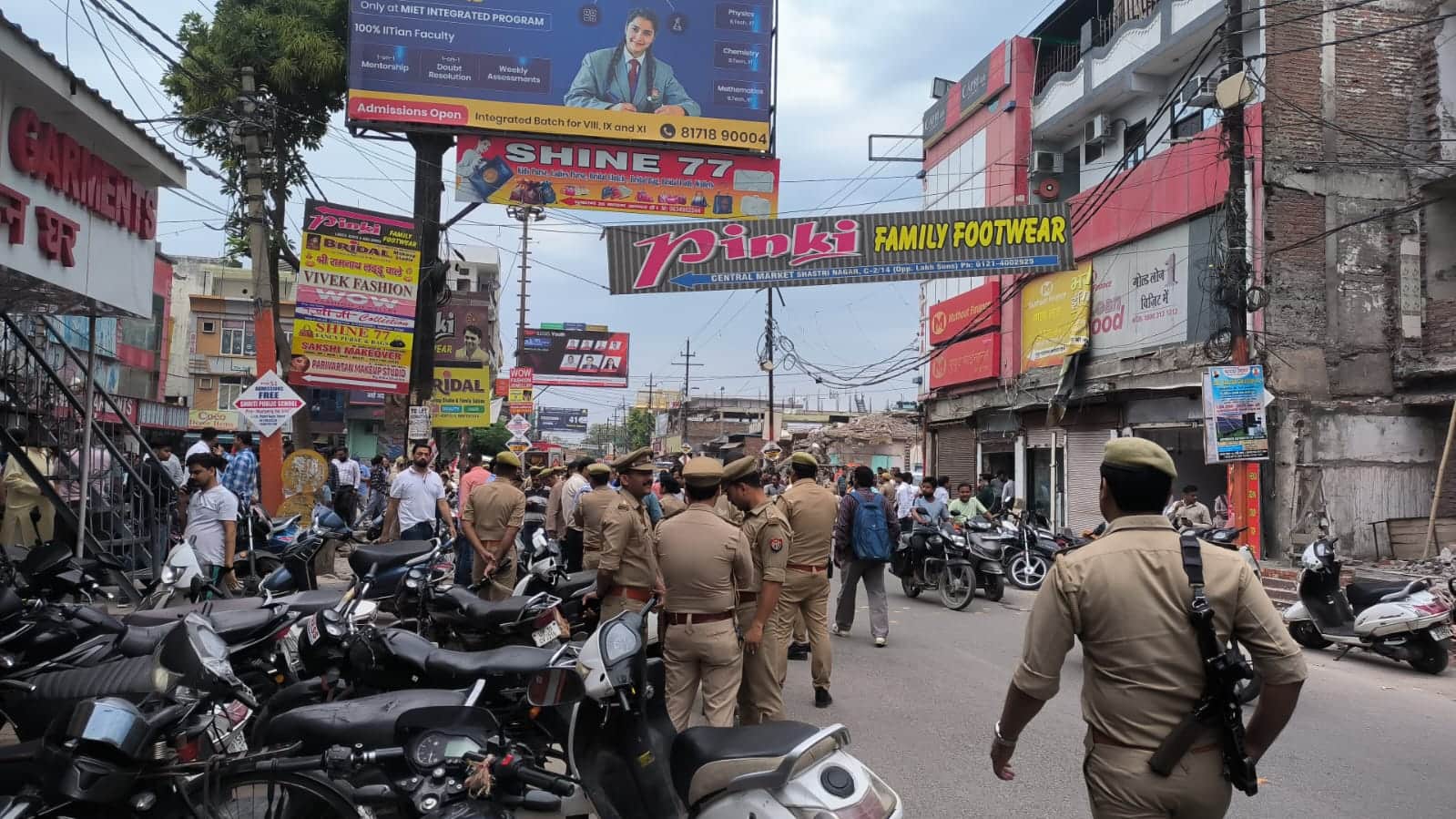 UP: Chaos in Meerut Central Market After Supreme Court Order; Traders Announce  Do-or-Die  Protest