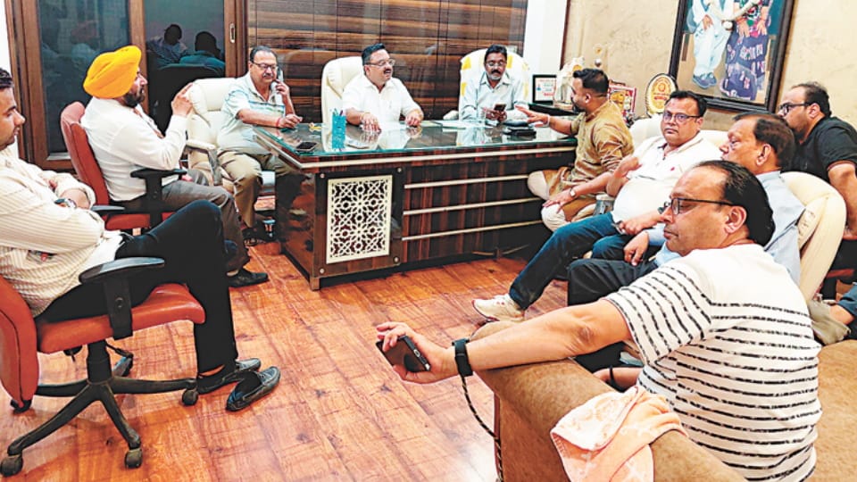 UP: Chaos in Meerut Central Market After Supreme Court Order; Traders Announce  Do-or-Die  Protest