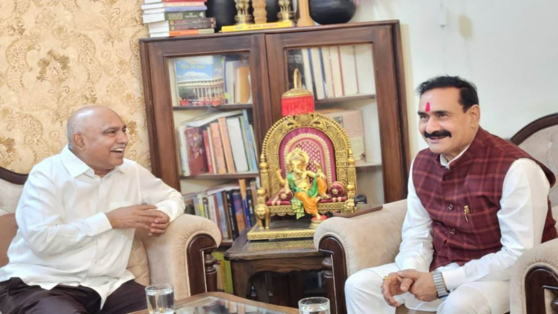 डॉ. नरोत्तम मिश्रा से मिलने पहुंचे प्रदेश अध्यक्ष हेमंत खंडेलवाल