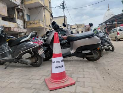 Meerut: Flower Pot Order at Partapur Police Station, Parking Barred for Complainants