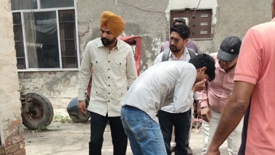 Tragedy at Abohar Municipal Corporation Acid Splashes into Eyes After Generator Battery Explodes Two Injured
