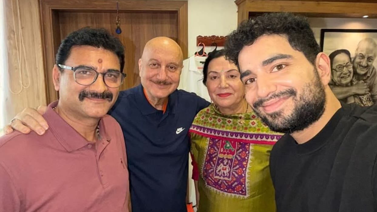 Anupam Kher Calls Samay A Genius After Meeting Him And His Parents In His Acting School