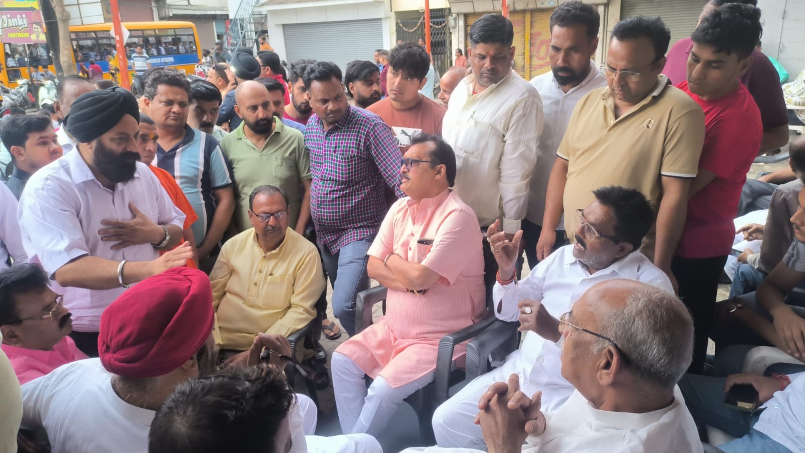 Meerut Central Market: Traders Protest Against Sealing, Call for Citywide Shutdown on April 9