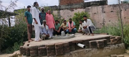 Meerut: Shivling Vandalised at Ancient Temple, Villagers Protest; Police Begin Investigation