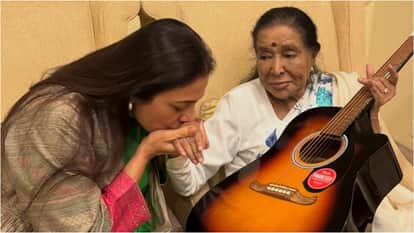 Bhooth Bangla star Tabu Shares Photos With Asha Bhosle Revealed how she got special gift from legendary singer