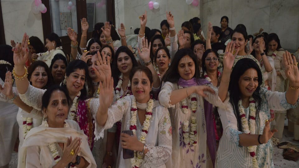 Devotional Night Lights Up Agra Devotees Sway to Hare Krishna Chants
