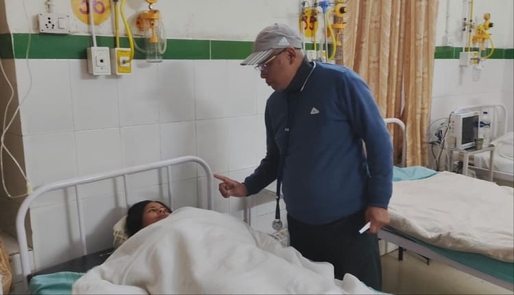 Nainital: जहरीले पौधे धतूरा का सेवन करने से एक ही परिवार के तीन लोग बीमार, अस्पताल में भर्ती