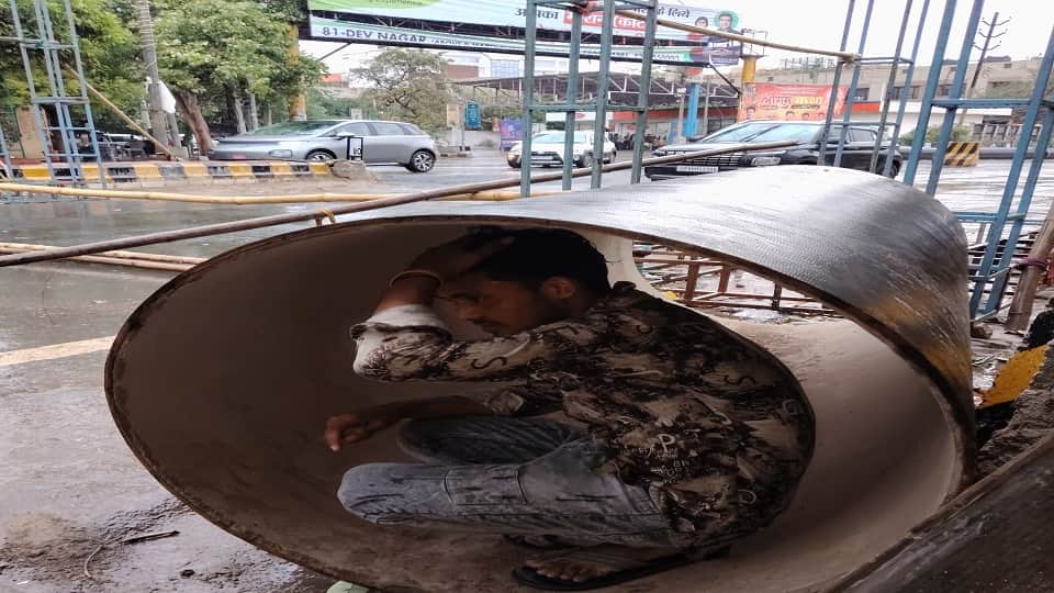 Agra Weather Today Storm Hailstorm Cause Destruction Orange Alert Issued UP News in Hindi