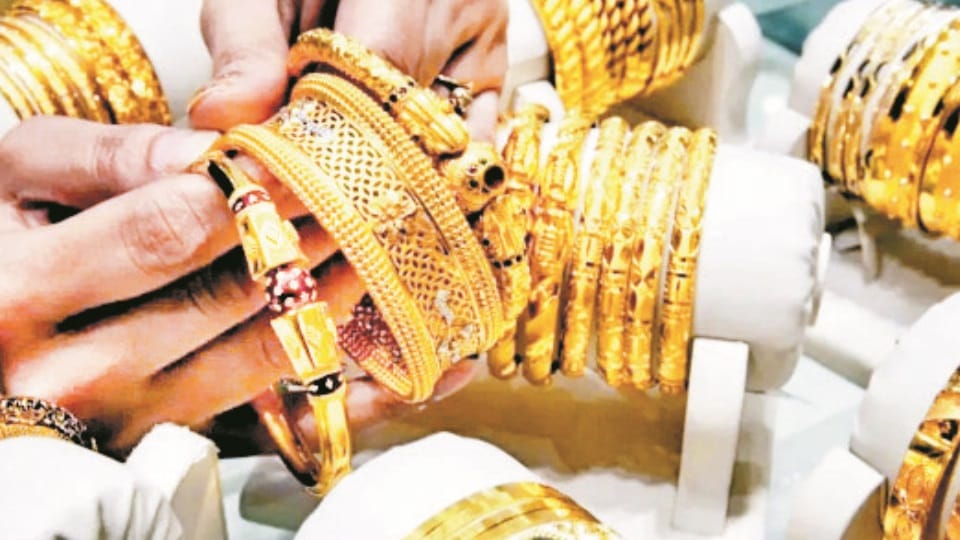 Effect of PM Modi appeal: Gold purchases decline, now not even taking it in installments