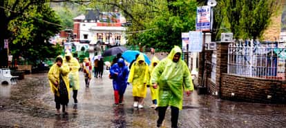 Heavy rains hit Nainital late last night, disrupting normal life; tourists stranded in hotels