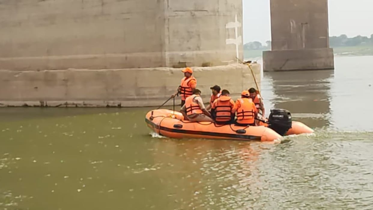 Trailer Cleaner Hand Recovered on Fifth Day DNA Testing to Follow Trailer Plunged from Hamid Bridge