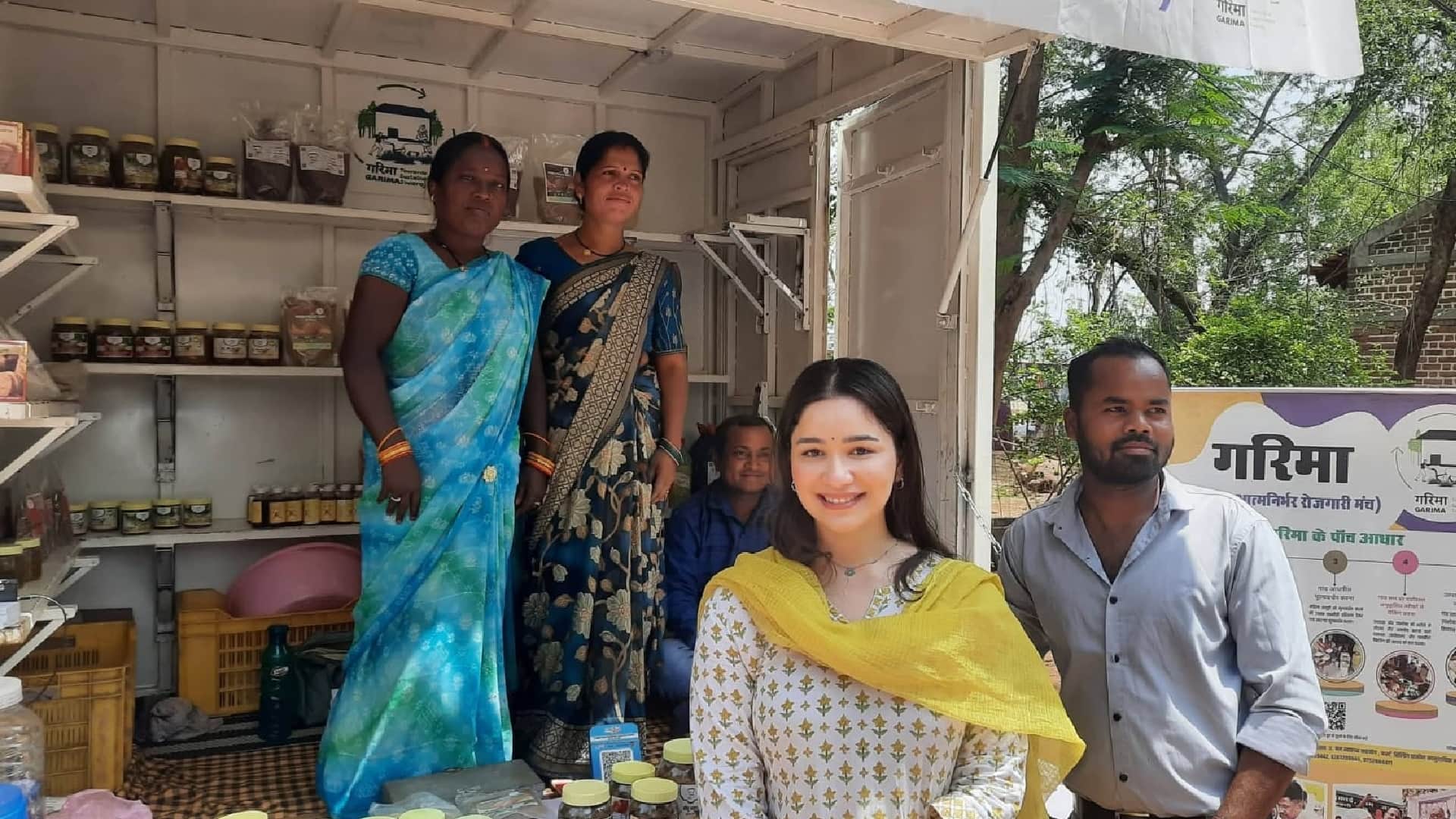 CG: Sachin Tendulkar Family Arrives in Bilaspur; Wife, Daughter, and Daughter-in-Law visit