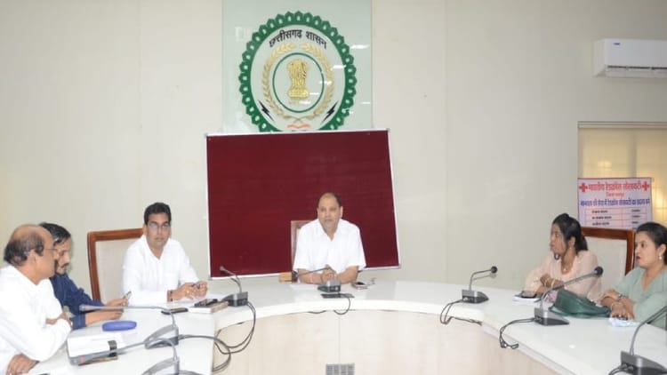 Raipur News: गैस संकट के बीच छात्रों को राहत, अब मिलेगा पांच किलो का छोटा सिलेंडर, जानें कैसे