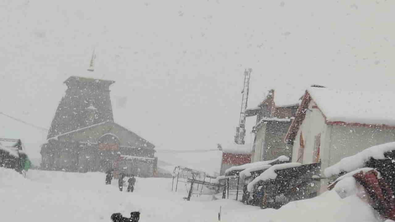 Snowfall at Kedarnath Dham and Yamunotri Dham Uttarakhand Weather Updates Snowfall Photos