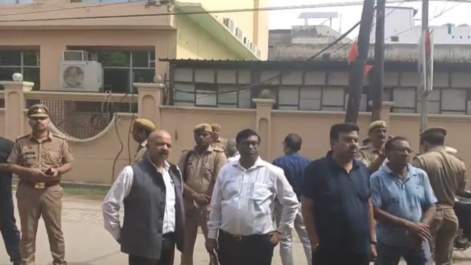 Central Market Sealing: Action Halted for an Hour After Trader Suffers Heart Attack Amid Protest