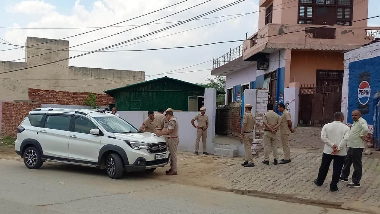 मौके पर पहुंंची पुलिस