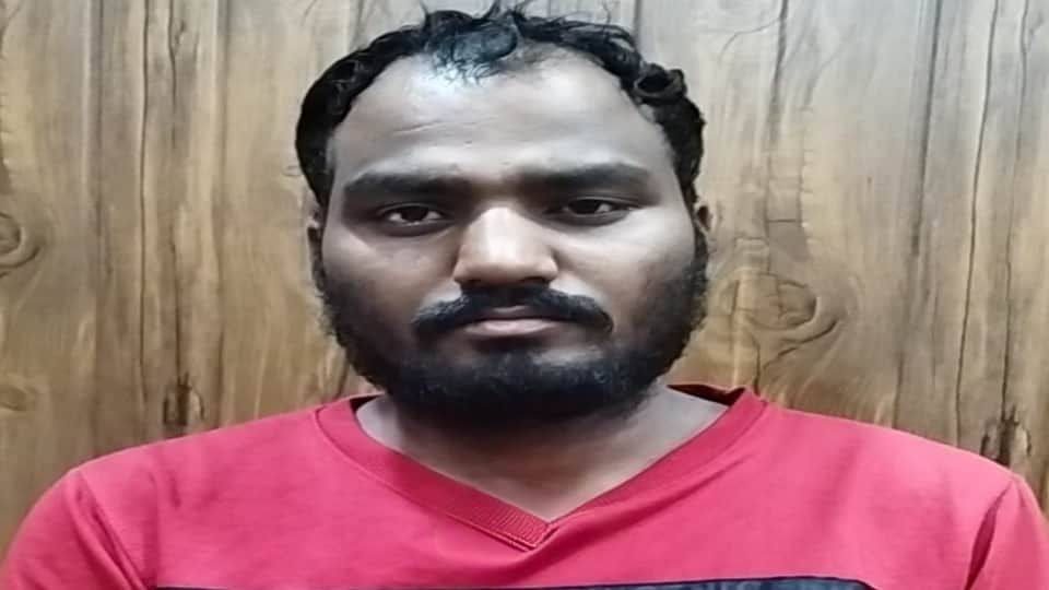 पुलिस की गिरफ्त में आरोपी