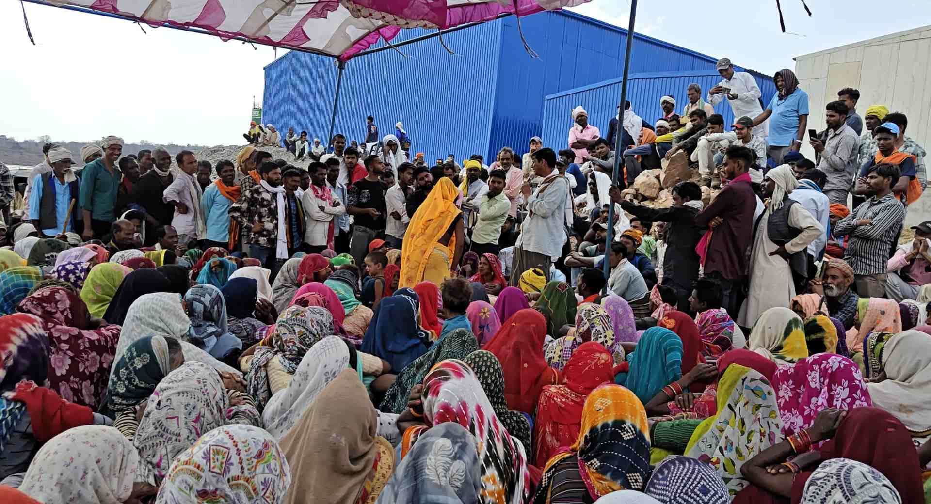 ken betwa project protest dhodhan dam chhatarpur tribal farmers agitation bundelkhand news