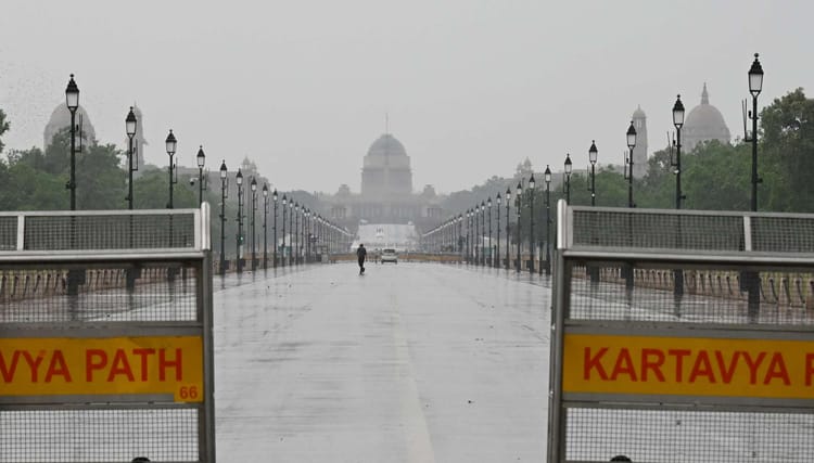 उत्तर भारत में झमाझम बारिश: मैदानी इलाकों में ओलावृष्टि से फसलें बर्बाद, पारा भी गिरा; जानिए आपके राज्य का हाल
