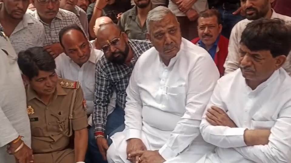 सपा सांसद हरेंद्र मलिक ने सुनी पीड़ा