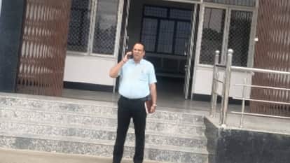 UP: Director of Higher Education Conducts Surprise Inspection; Teachers and Principal Absent from Government C