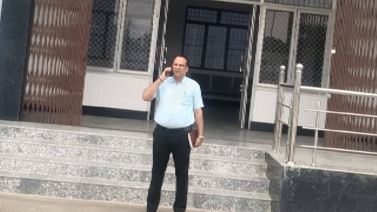 UP: Director of Higher Education Conducts Surprise Inspection; Teachers and Principal Absent from Government C