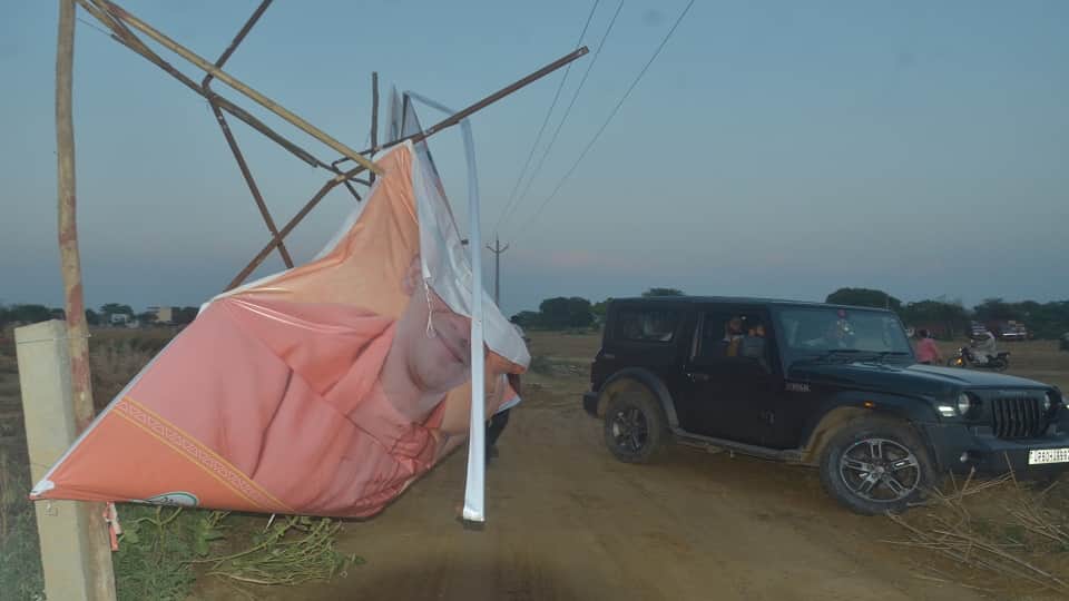 Agra Weather Today Storm Hailstorm Cause Destruction Orange Alert Issued UP News in Hindi