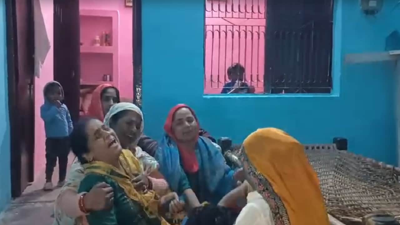 विलाप करते परिजन