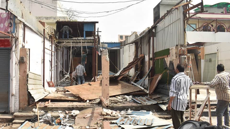 Meerut: Biggest action so far in Central Market, 44 buildings sealed, anger among traders
