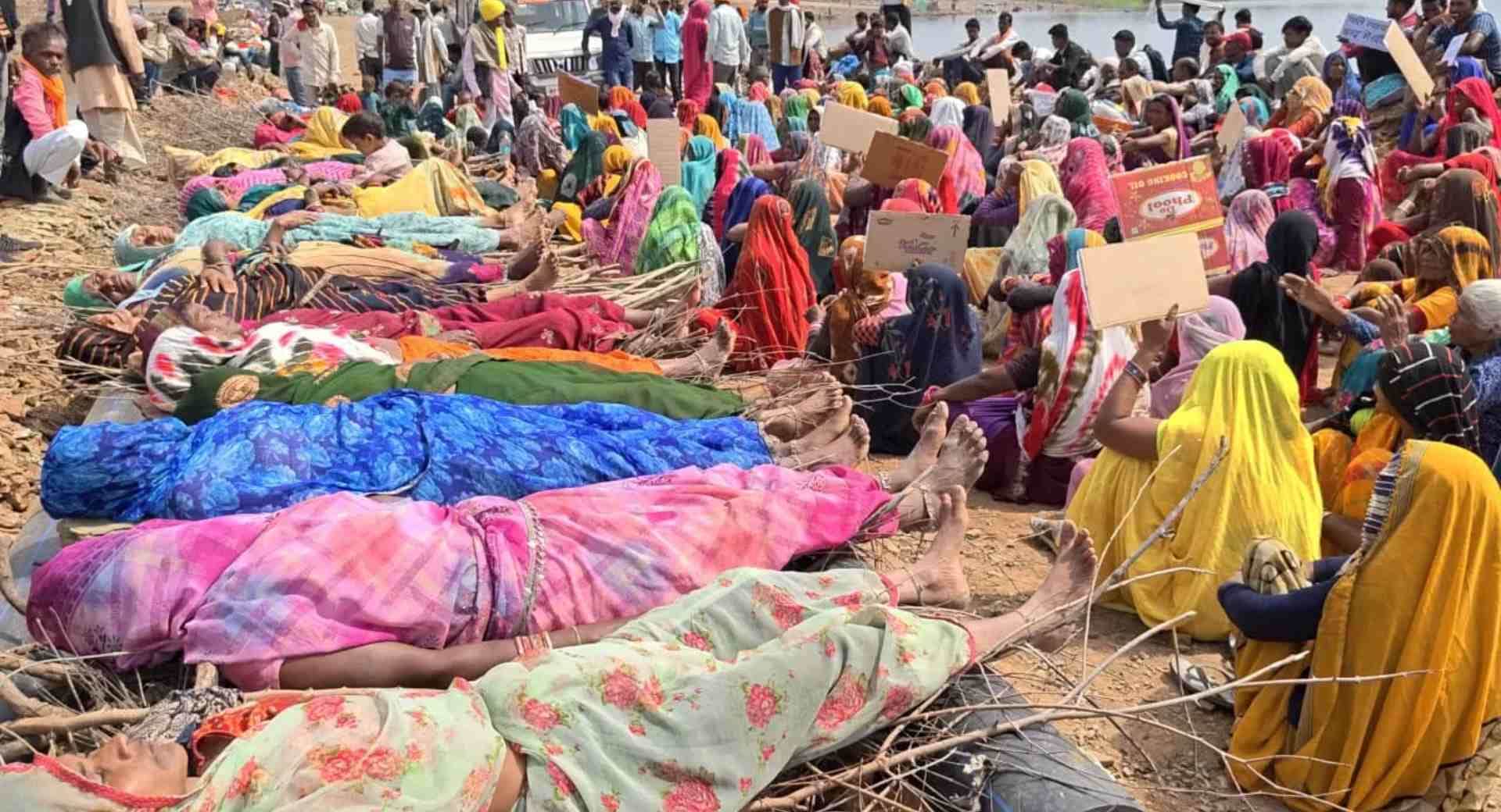 women chita protest amit bhatnagar accuses administration corruption oppression ken betwa link project