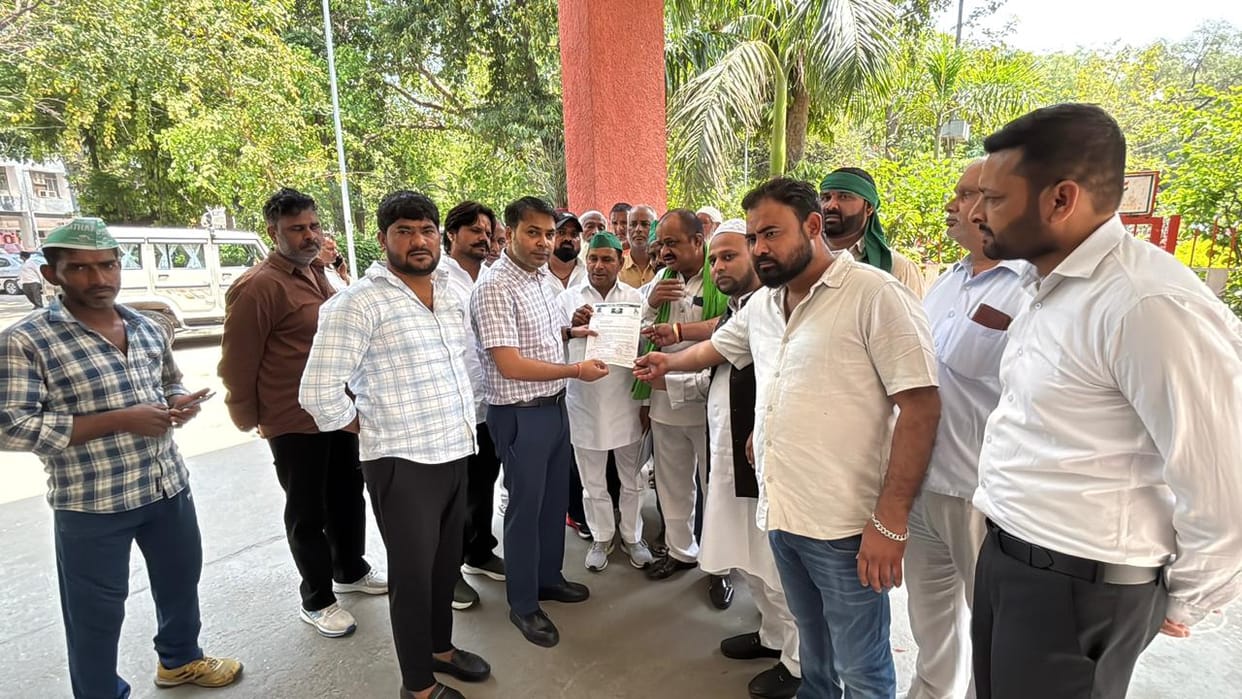 Jeba builder in Ghaziabad accused of occupying government land and harassing farmers
