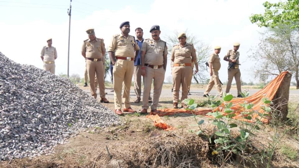 girlfriend and Her Innocent Son Murder in Jhansi young man buried child in hay and set him on fire