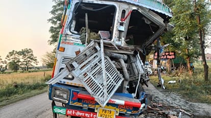 Truck hit car six year old girl dies Six Injured accident in Khanna
