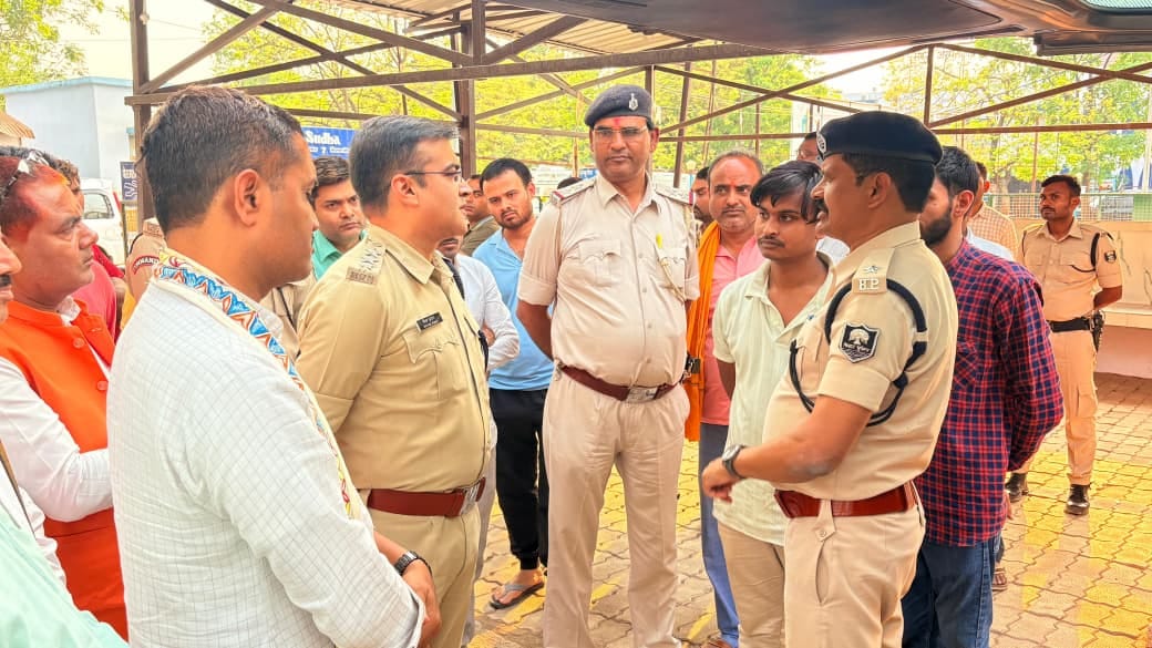 मौके पर पहुंची पुलिस
