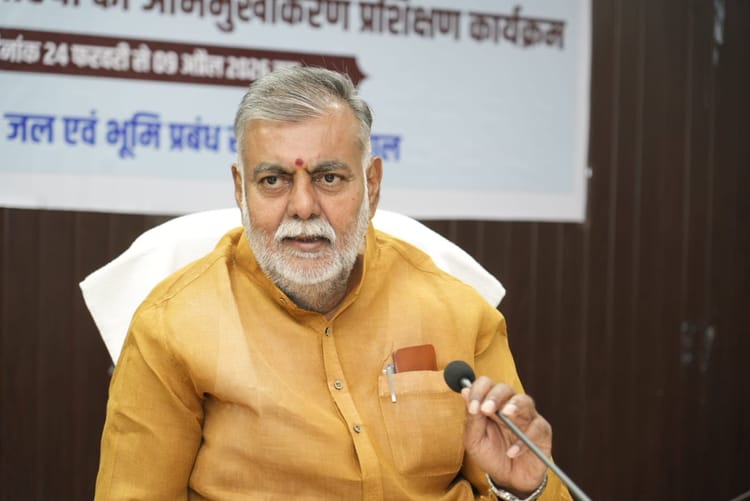 MP News: नवागत अफसरों को मंत्री प्रहलाद पटेल की सीख, बोले-“तीन साल में दिखे बदलाव का असर”