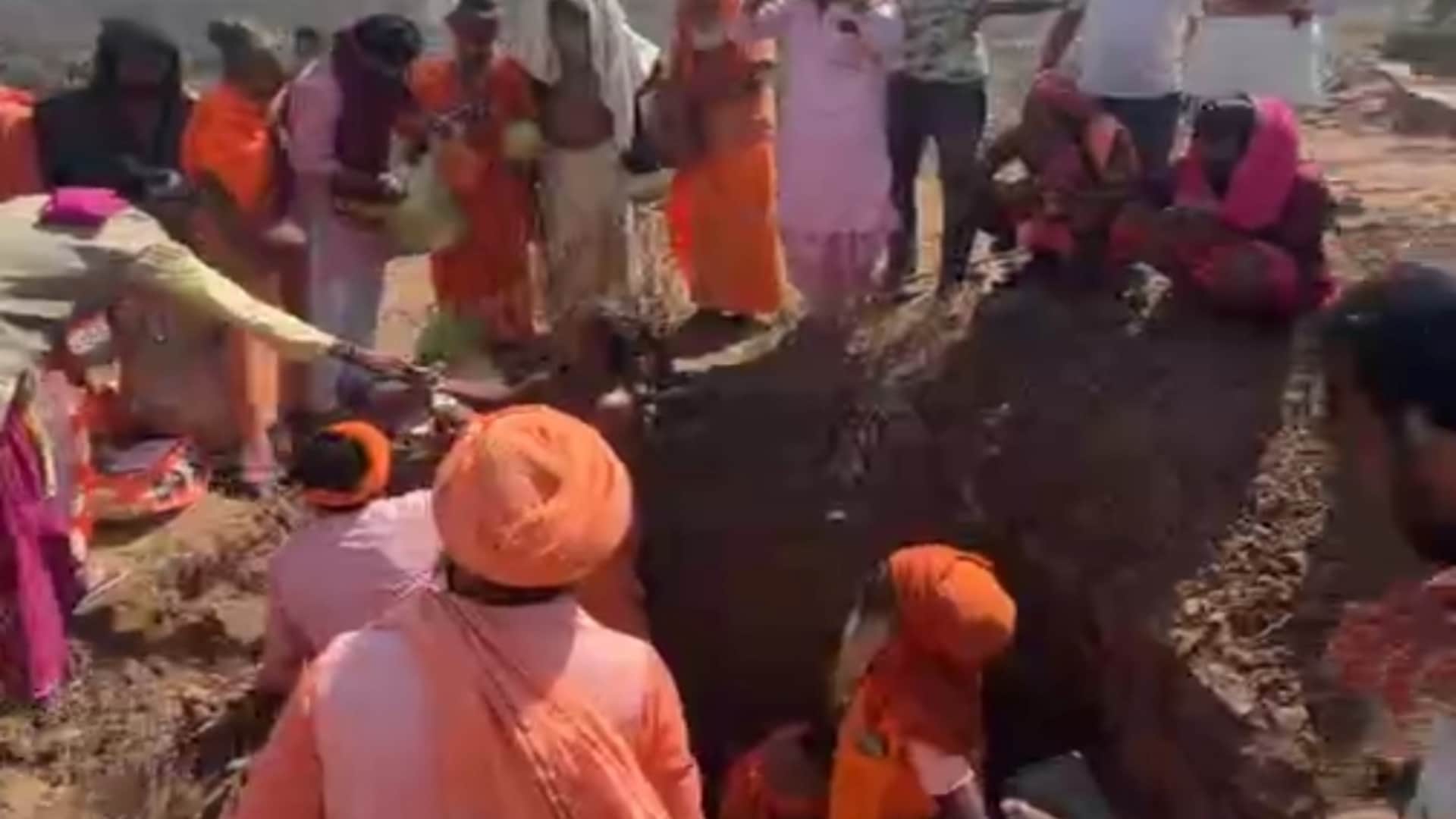 Khandwa News: Row over saint Brajraj Puri’s death, body exhumed after 5 days, postmortem to reveal truth