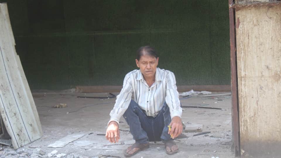 Meerut central market Housing and Development Council sealed 44 establishments in Central Market in Meerut