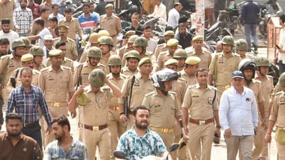 रोते-गिड़गिड़ाते रह गए व्यापारी...: अरमानों पर लगी सील, 40,000 लोगों की रोजी-रोटी नौ घंटे में छिन गई; तस्वीरें Meerut central market Housing and Development Council sealed 44 establishments in Central Market in Meerut