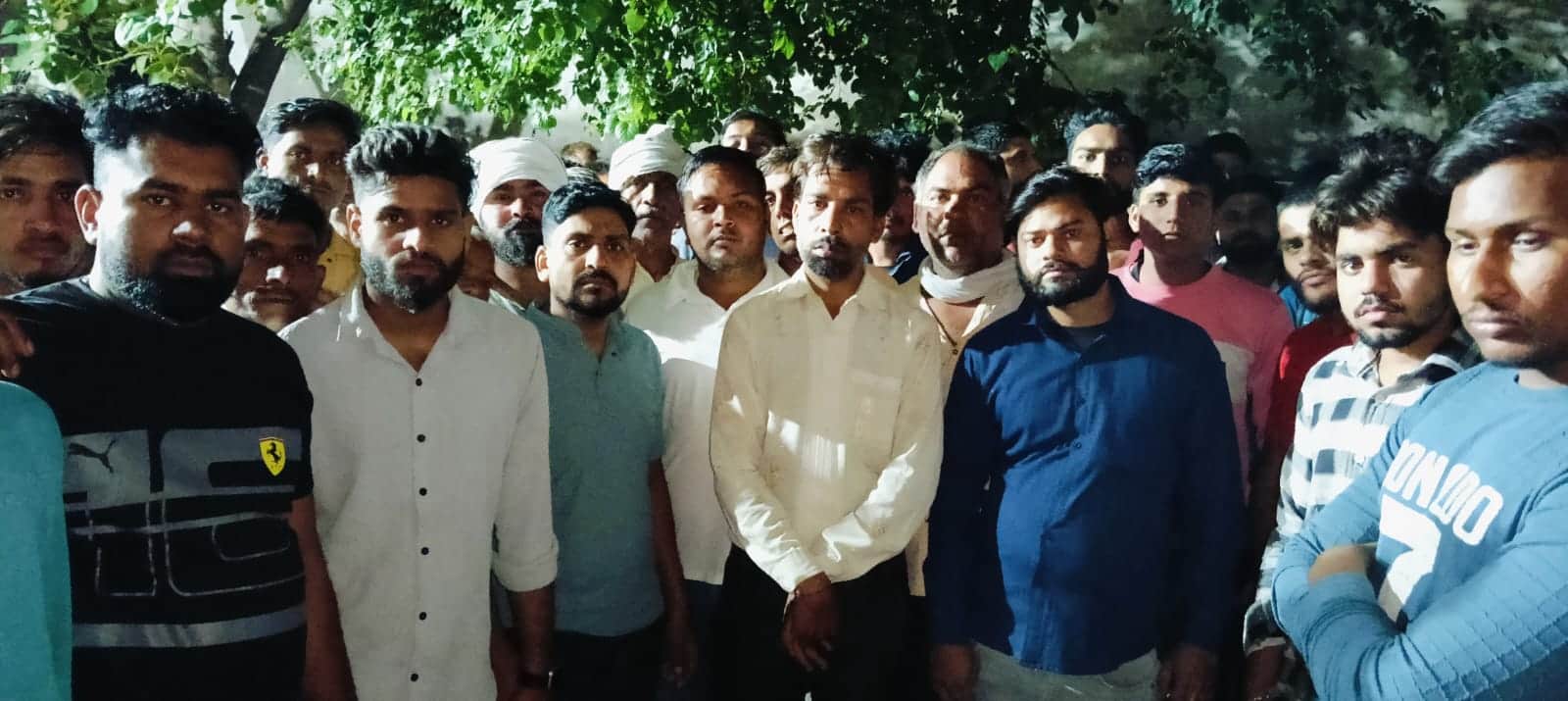 Family protests after worker dies in lift accident, contractor accused of not providing safety gear