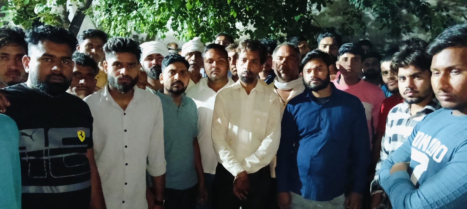 Family protests after worker dies in lift accident, contractor accused of not providing safety gear