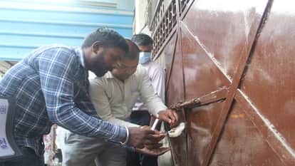 Central Market: Sealed on four banquet halls, marriage of two sisters took place on the roof of the house