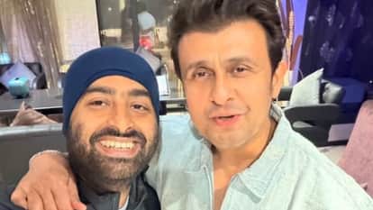 Sonu Nigam Shares Unseen Photos of His Meeting With Arijit Singh After 15 Years