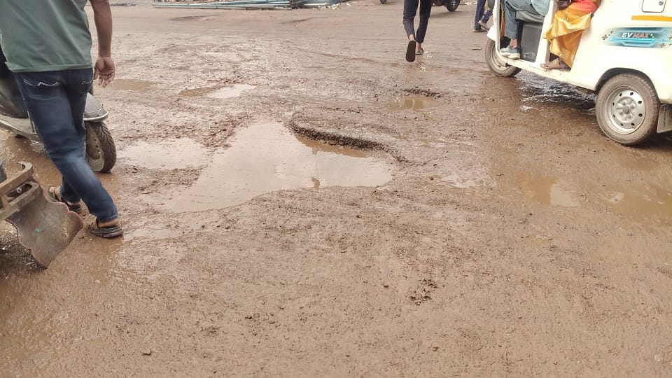 Bad roads continue despite accidents ahead of Ambedkar Jayanti