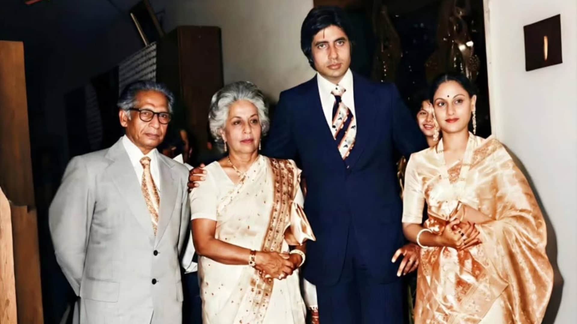 शादी के बाद परिवार के साथ अमिताभ-जया