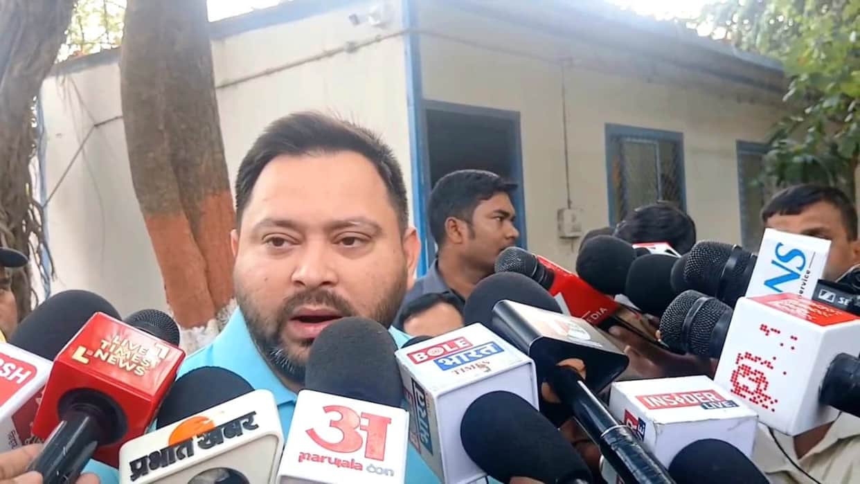 RJD party Tejashwi Yadav targeted PM Modi CM samrat chaudhary bhagalpur executive officer murder case Bihar