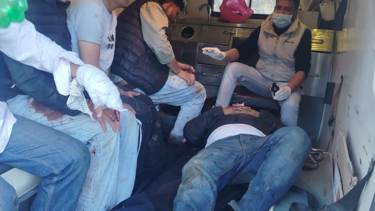 Himachal Mandi Youths Heading to Prashar Lose Their Way Car Accident Five Injured One in Critical Condition