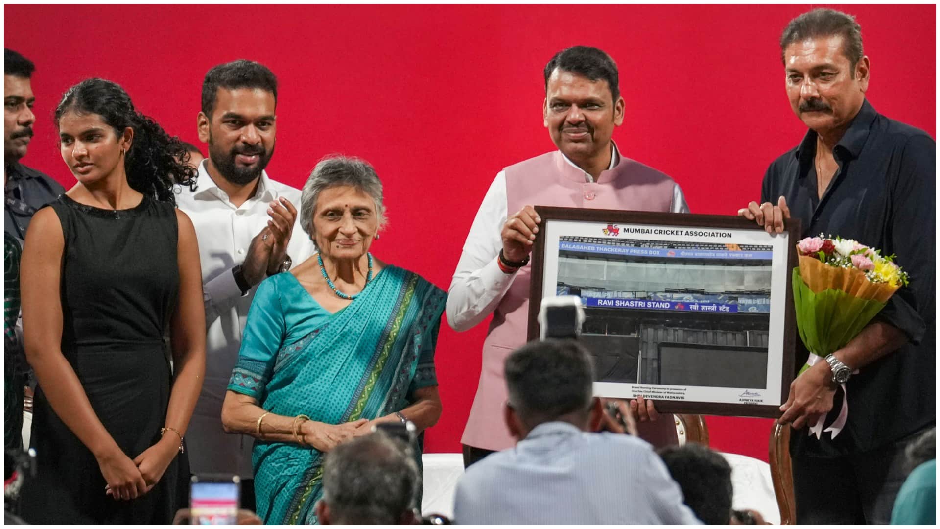 वानखेड़े में शास्त्री स्टैंड का अनावरण